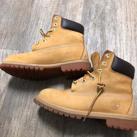 Kids size 4 Wheat Timberland boots - Picture 2 of 3
